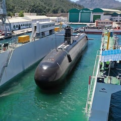 El submarino Isaac Peral sale al mar