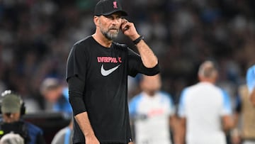 NAPLES, ITALY - SEPTEMBER 07: Jurgen Klopp, Manager of Liverpool reacts during the UEFA Champions League group A match between SSC Napoli and Liverpool FC at Stadio Diego Armando Maradona on September 07, 2022 in Naples, Italy. (Photo by Francesco Pecoraro/Getty Images)