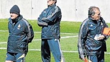 <b>ÚLTIMAS MATINALES EN VALDEBEBAS. </b>Galbiati, Capello y Grande, ayer durante el entrenamiento.