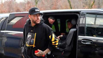 PARIS, FRANCE - DECEMBER 22: Neymar Jr arrives to a Paris Saint-Germain training session at PSG training center on December 22, 2022 in Paris, France. (Photo by Aurelien Meunier - PSG/PSG via Getty Images)