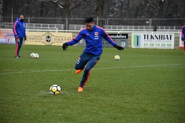 La baja temperatura acompañó la práctica. El partido será este viernes.