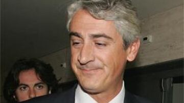 <b>SE VA.</b> El vice presidente primero del Real Madrid puso su cargo a disposición y es el primer directivo que abandona la junta de Calderón.