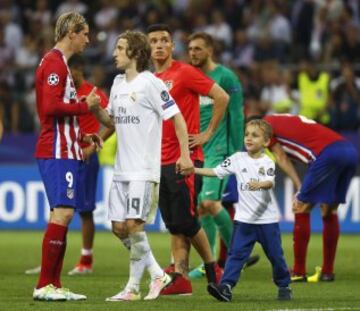 Fernando Torres y Luka Modric.