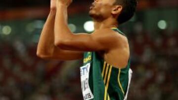 Fant&aacute;sticos 43.48 de Van Niekerk para el oro en 400