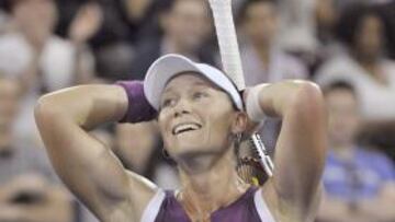 Stosur, primera finalista tras derrotar a Kerber