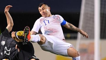 Medel se lesiona de gravedad y preocupa de cara a la Copa