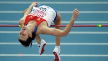 El ruso Ivan Ukhov, líder mundial en salto de altura.