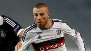 El Atlético va a negociar por Gökhan Töre con el Besiktas