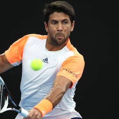 Verdasco salva dos bolas de partido para ganar a Escobedo