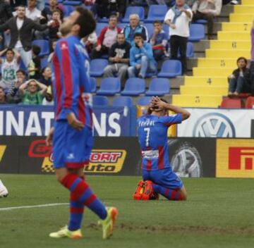 Barral se lamenta de una ocasión. 