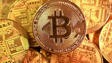 FILE PHOTO: Representation of Bitcoin cryptocurrency in this illustration taken September 10, 2025. REUTERS/Dado Ruvic/Illustration/File Photo