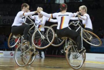 El equipo alemán durante su exhibición en el Campeonato del Mundo de ciclismo en pista celebrado en Stuttgart, con el que obtuvieron la medalla de plata. 