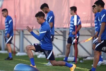 La selección chilena comenzó este lunes sus entrenamientos de cara, en Juan Pinto Durán, de cara al amistoso ante Bolivia en Rancagua.