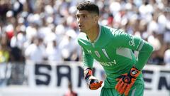 Futbol, Colo Colo vs Universidad Cat&oacute;lica
 Quinta fecha, campeonato nacional 2019
 El arquero de Universidad Cat&oacute;lica  Matias Dituro es fotografiado durante el partido de primera division contra Colo Colo realizado en el estadio Monumental de Santiago, Chile
 17/03/2019
 Andres Pina/Photosport
 
 Football, Colo Colo vs Universidad Cat&oacute;lica
 Fifth date, National Championship 2019
 Universidad Cat&oacute;lica&#039;s goalkeeper  Matias Dituro is pictured during the first division football match held at the Monumental stadium in Santiago, Chile.
 17/03/2019
 Andres Pina/Photosport
 