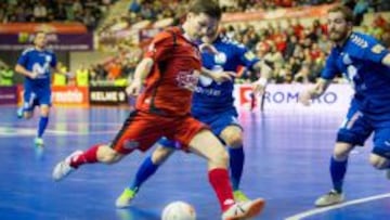 Lima dispara ante Pola.