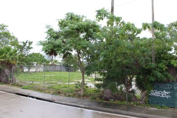 El terreno se encuentra en un barrio que se encuentra al lado de Downtown.