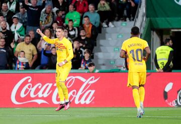 0-4. Ferran Torres celebra el cuarto gol que marca en el minuto 69 de partido.