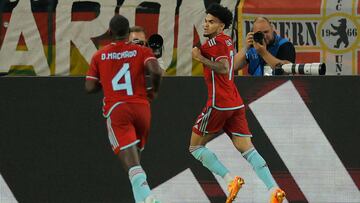 Luis Díaz festeja su golazo ante Alemania.