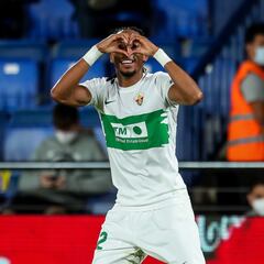 Johan Mojica, opción que maneja Barcelona