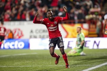 Después de los rumores que lo colocaban en América, Hurtado parece que se quedará en Xolos. Su sacrificio en ataque y su explosividad, sus mejores condiciones.