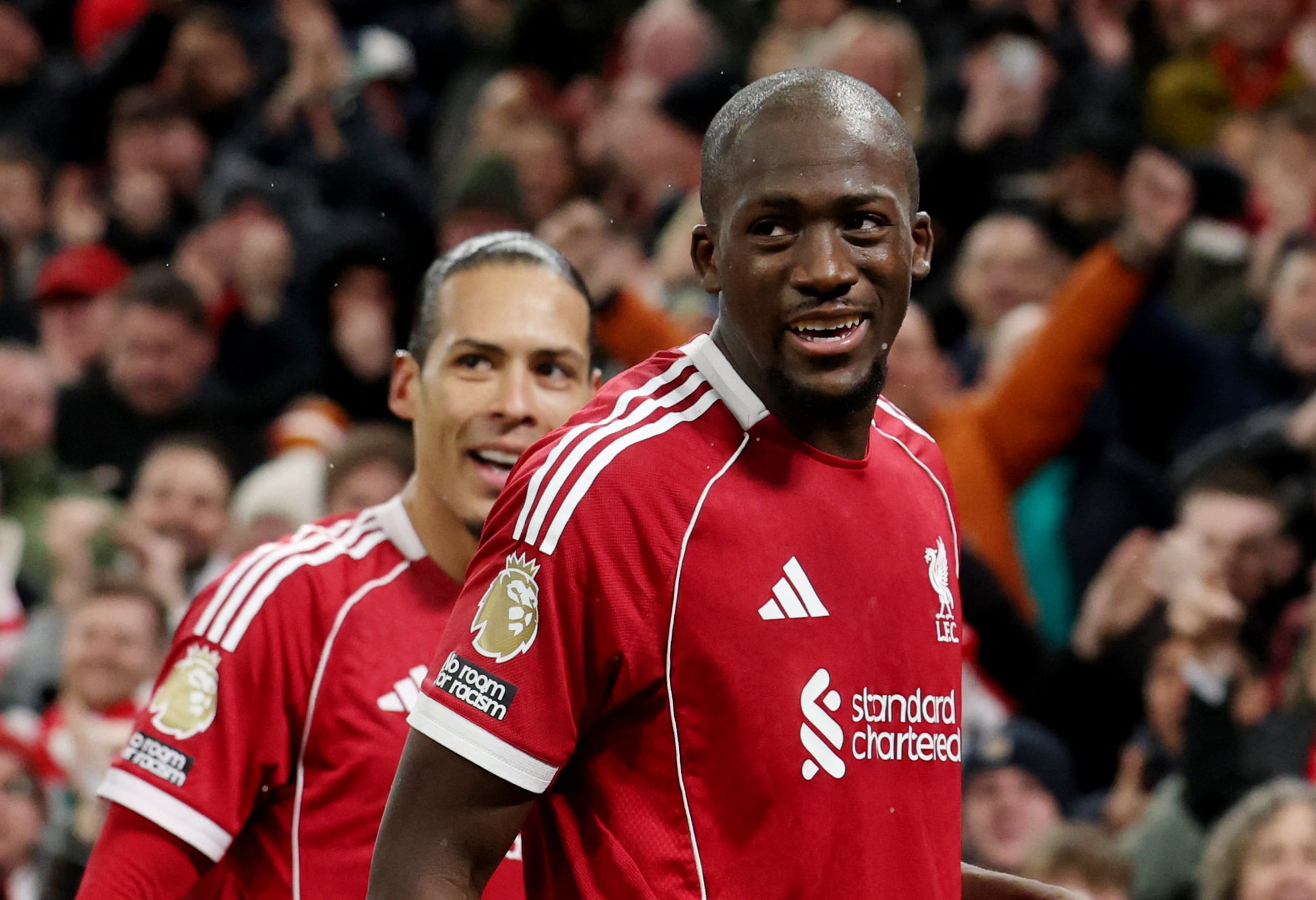 Doble vía para fichar un central