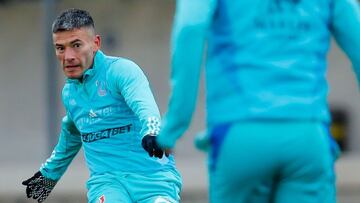 Un lugar para Aránguiz en la U