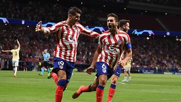 MADRID, SPAIN - SEPTEMBER 07: Koke of Atletico de Madrid celebrates with Alvaro Morata after scoring a goal that was later disallowed by VAR during the UEFA Champions League group B match between Atletico Madrid and FC Porto at Civitas Metropolitano Stadium on September 07, 2022 in Madrid, Spain. (Photo by Denis Doyle/Getty Images)