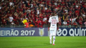 Vinicius Junior jugó un partidazo con el Flamengo, dio una asistencia y se lesionó.