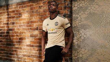 Wantaway Pogba models new Manchester United away kit