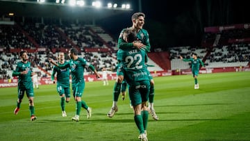 Celebraci¨®n del gol de Iker Losada en el partido de LaLiga Hypermotion entre el Racing de Ferrol y el Albacete.