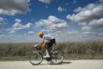 Nils Politt de UAE Team Emirates durante la novena etapa del Tour de Francia 2024.