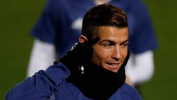 Real Madrid&#039;s Cristiano Ronaldo attends training ahead of FIFA Club World Cup Semi-Final match against Club America. REUTERS/Issei Kato