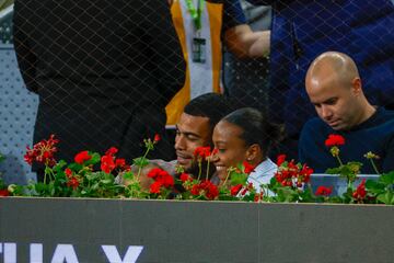  La atleta Ana Peleteiro durante el partido que los tenistas Andréi Rublevv y Carlos Alcaraz disputaron en el Mutua Madrid Open.