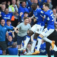 El Everton se salva; Leicester y Leeds descienden