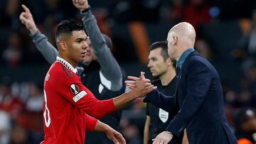 Soccer Football - Europa League - Group E - Manchester United v Sheriff Tiraspol - Old Trafford, Manchester, Britain - October 27, 2022 Manchester United's Casemiro shakes hands with manager Erik ten Hag after being substituted REUTERS/Craig Brough