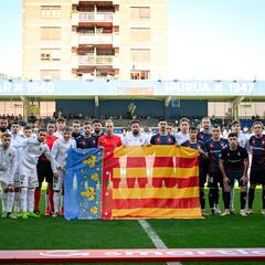Eibar y Elche homenajean a las víctimas de la DANA