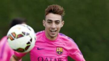 Munir entrenánodse con el Barça