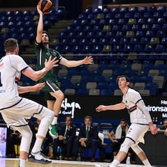 Unicaja sufre para ganar a un Obradoiro que se ahogó al final