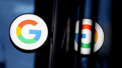 FILE PHOTO: The logo of Google LLC is seen at the Google Store Chelsea in Manhattan, New York City, U.S., November 17, 2021. REUTERS/Andrew Kelly/File Photo