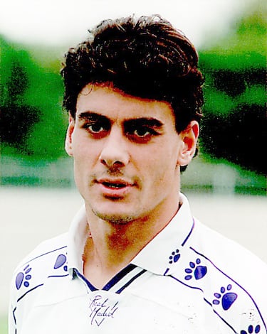 El delantero español creció como futbolista en el filial del Real Madrid hasta que dio el salto al primer equipo en 1994. Tras pasar las dos temporadas siguientes en el Zaragoza, el equipo blanco lo volvió a incorporar a sus filas para disputar la temporada 1997-98. Vistió la camiseta en 15 encuentros en los que marcó 2 goles (71 partidos y 20 goles con el filial). Como madridista consiguió 1 Champions League, 1 Liga y 1 Supercopa de España. 