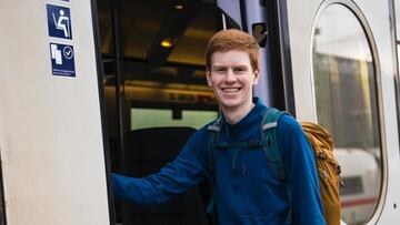 Un joven de 17 años vive desde hace dos años en un tren