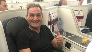 El ex futbolista argentino de León y Toluca y quien es ahora el auxiliar de Diego Armando, expresó que ‘El Pelusa’ está muy compenetrado en este nuevo desafío.