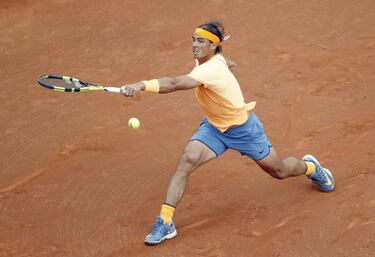 Nadal coasts into Barcelona quarters