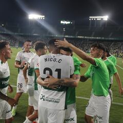 El Elche destroza al Córdoba con una victoria rotunda