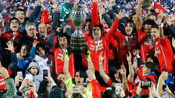 04 de Julio de 2015/SANTIAGO
Jugadores celebran con el trofeo de Copa America tras e el partido por la final del torneo entre las selecciones de Chile vs Argentina jugada en el Estadio Nacional
FOTO:MARIO DAVILA/AGENCIAUNO