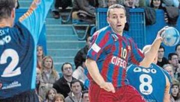 <b>VETERANO. </b>El internacional Hernández ya ha jugado muchas batallas épicas con el Barcelona.