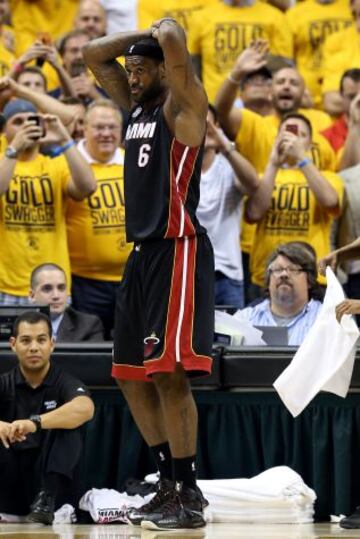 Pacers 99 - Heat 92 (2-2). LeBron James.