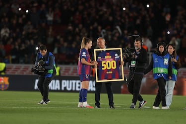 Alexia Putellas celebra sus 500 partidos con el Barcelona con un gol y dos asistencias en el Camp Nou.