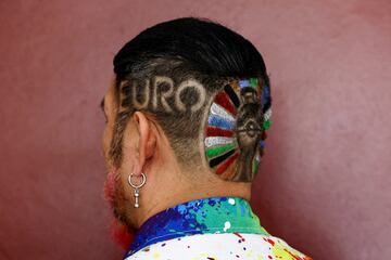 Curioso corte de pelo de un aficionado a la EURO 2024.