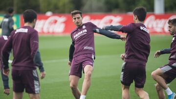 19/12/19  VILLARREAL  ENTRENAMIENTO 
 PAU TORRES